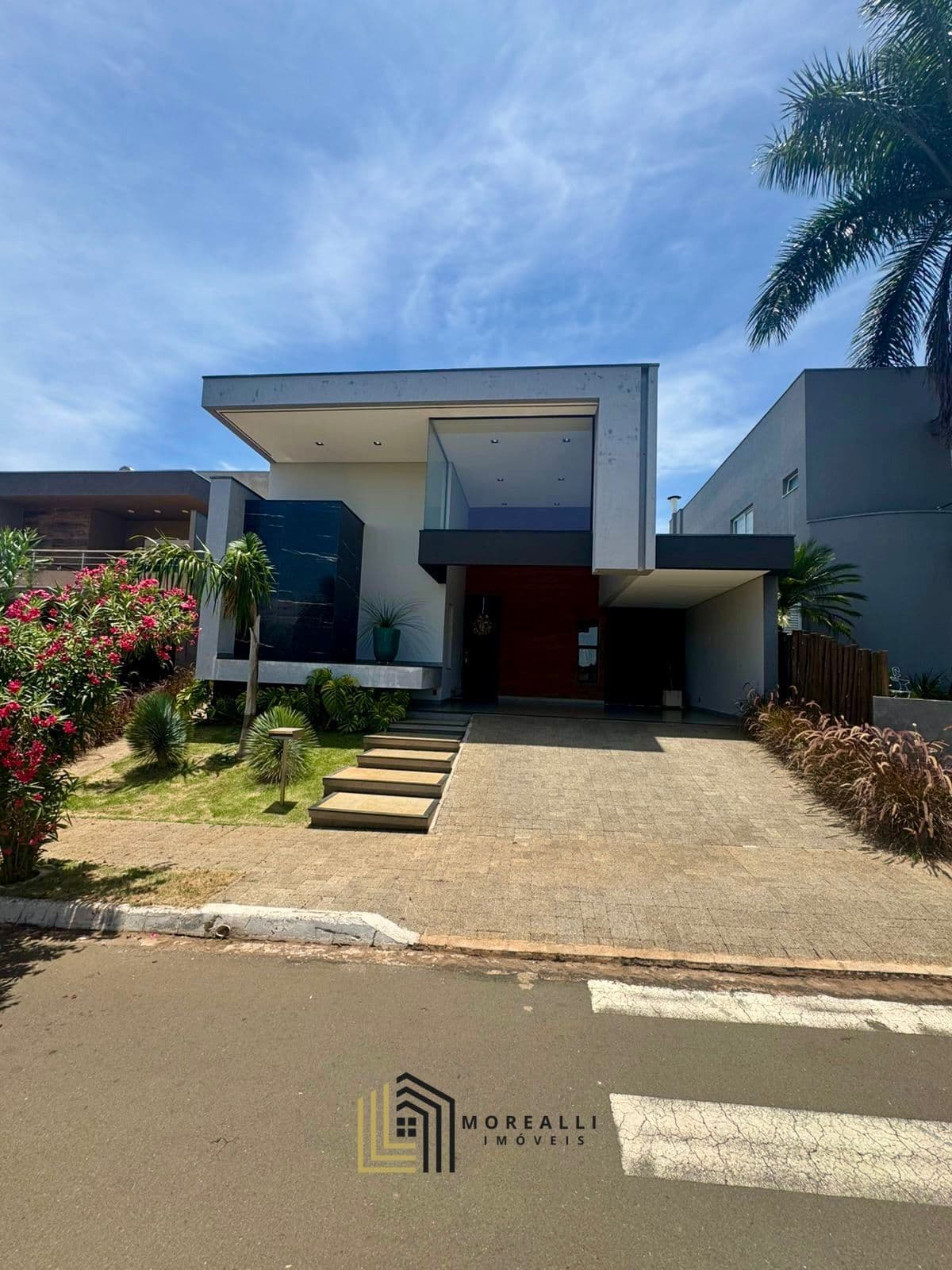 Casa de Alto Padrão à Venda – Condomínio Recanto do Lago