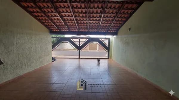 Casa à Venda no Cristiano Carvalho com 2 Quartos, Edícula com Suíte e Garagem para 3 Carros