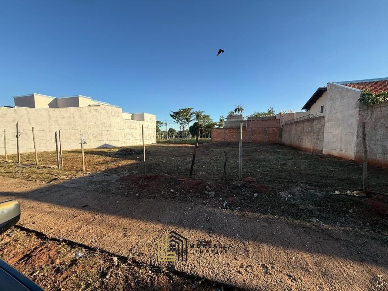 Oportunidade: 2 Terrenos de 200m² na Av. MP7 – R$110.000 Cada!