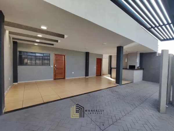 Residência bem distribuída, funcional e equipada, ideal para quem busca conforto, segurança e praticidade.