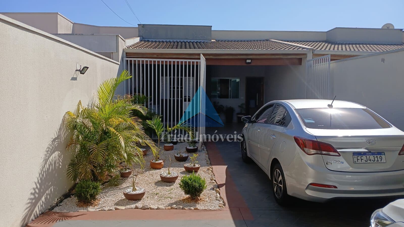 Casa jardim das orquideas com 2 dormitorios 1 suite 3 vagas de garagem terreno com 180M2