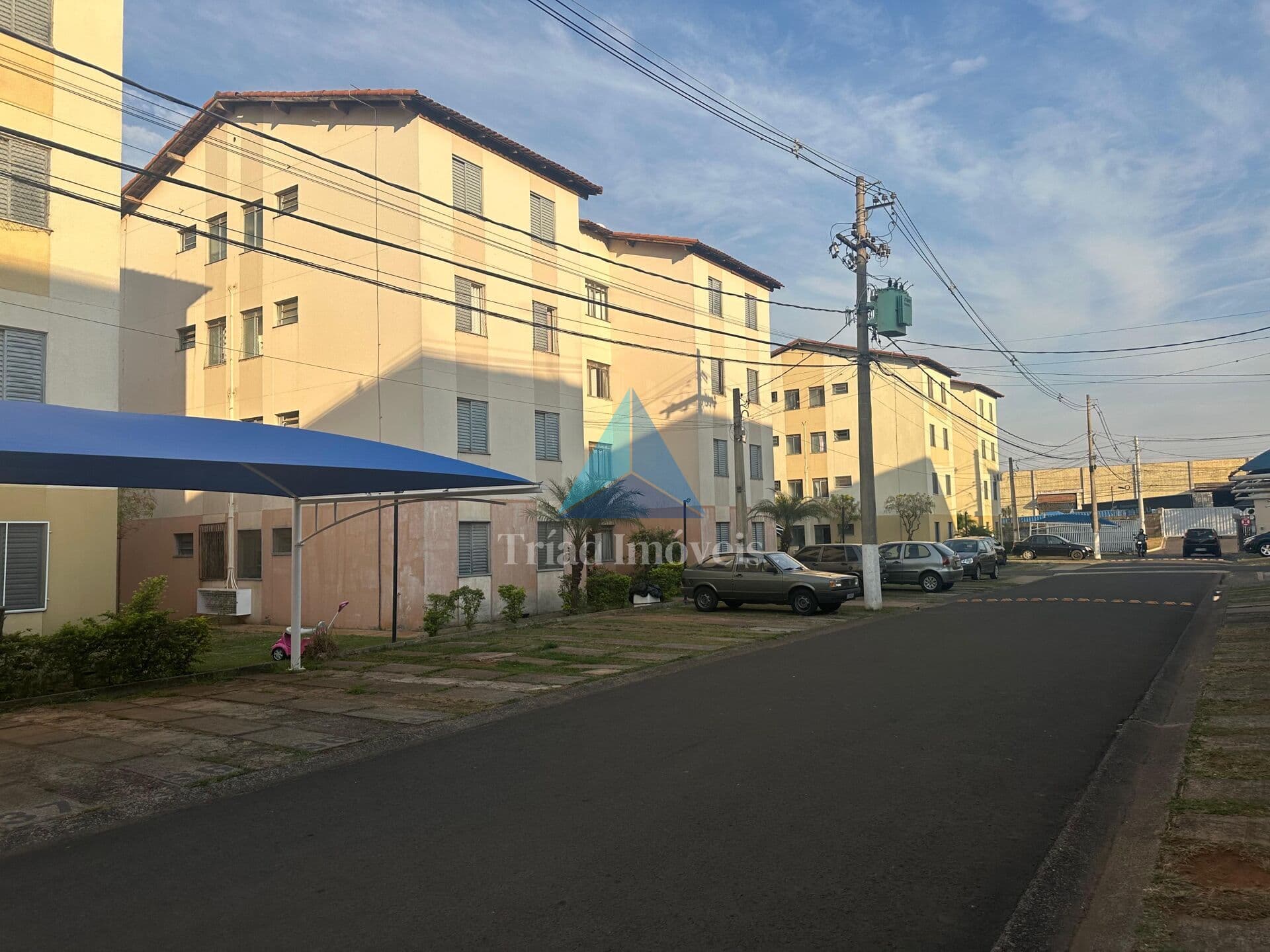Apartamento com 2 Quartos e 1 banheiro à Venda, 48 m² por R$ 170.000