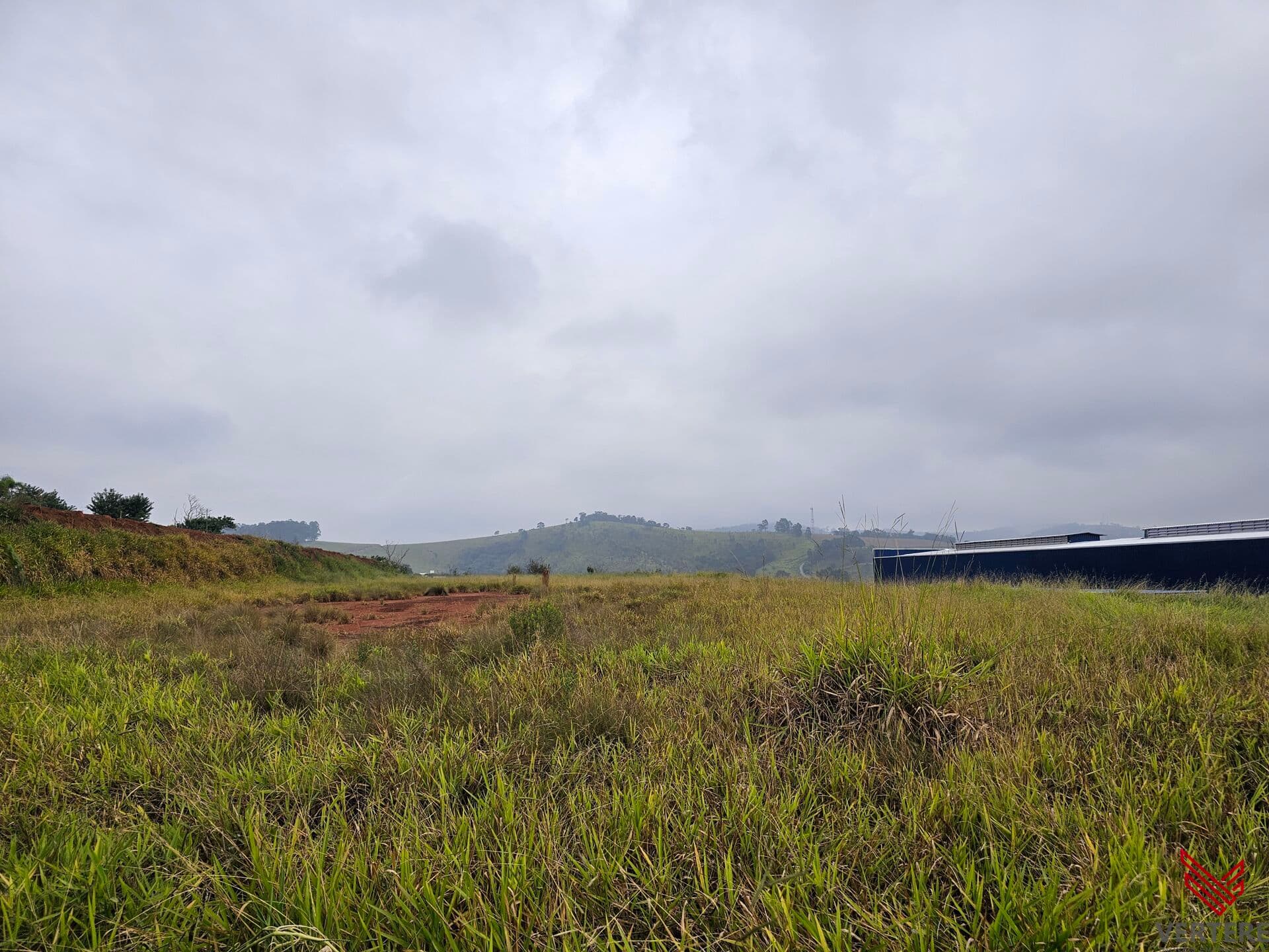 Terreno Industrial 3.007 m² – Bairro Três Pistas, Atibaia/SP