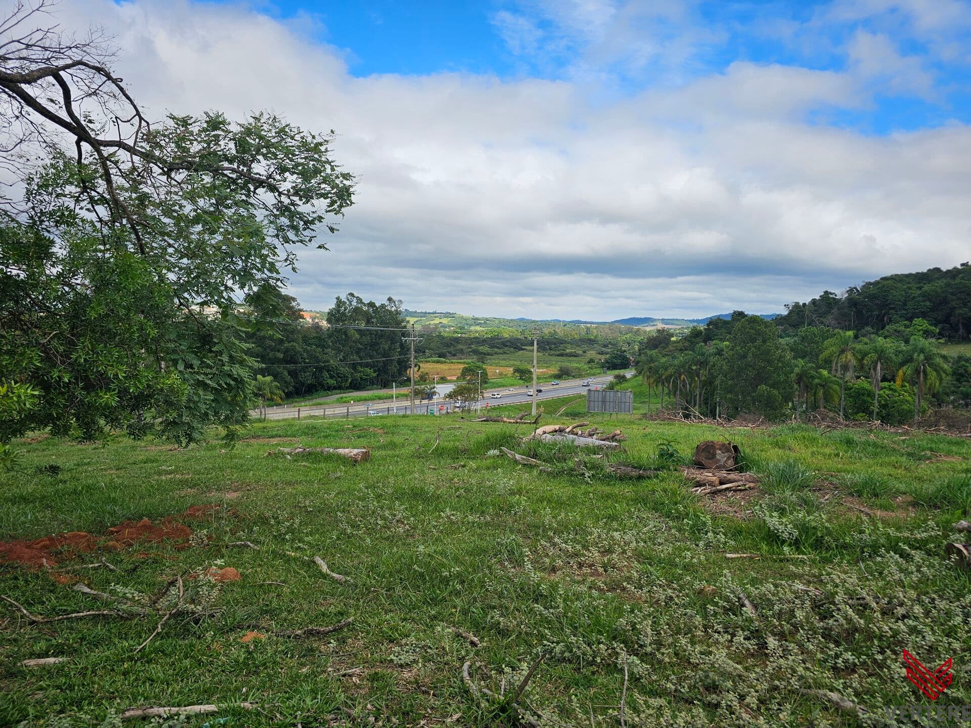 Área Industrial/Comercial 15.000m2 - Com Visibilidade Rod. Dom Pedro - Atibaia/SP
