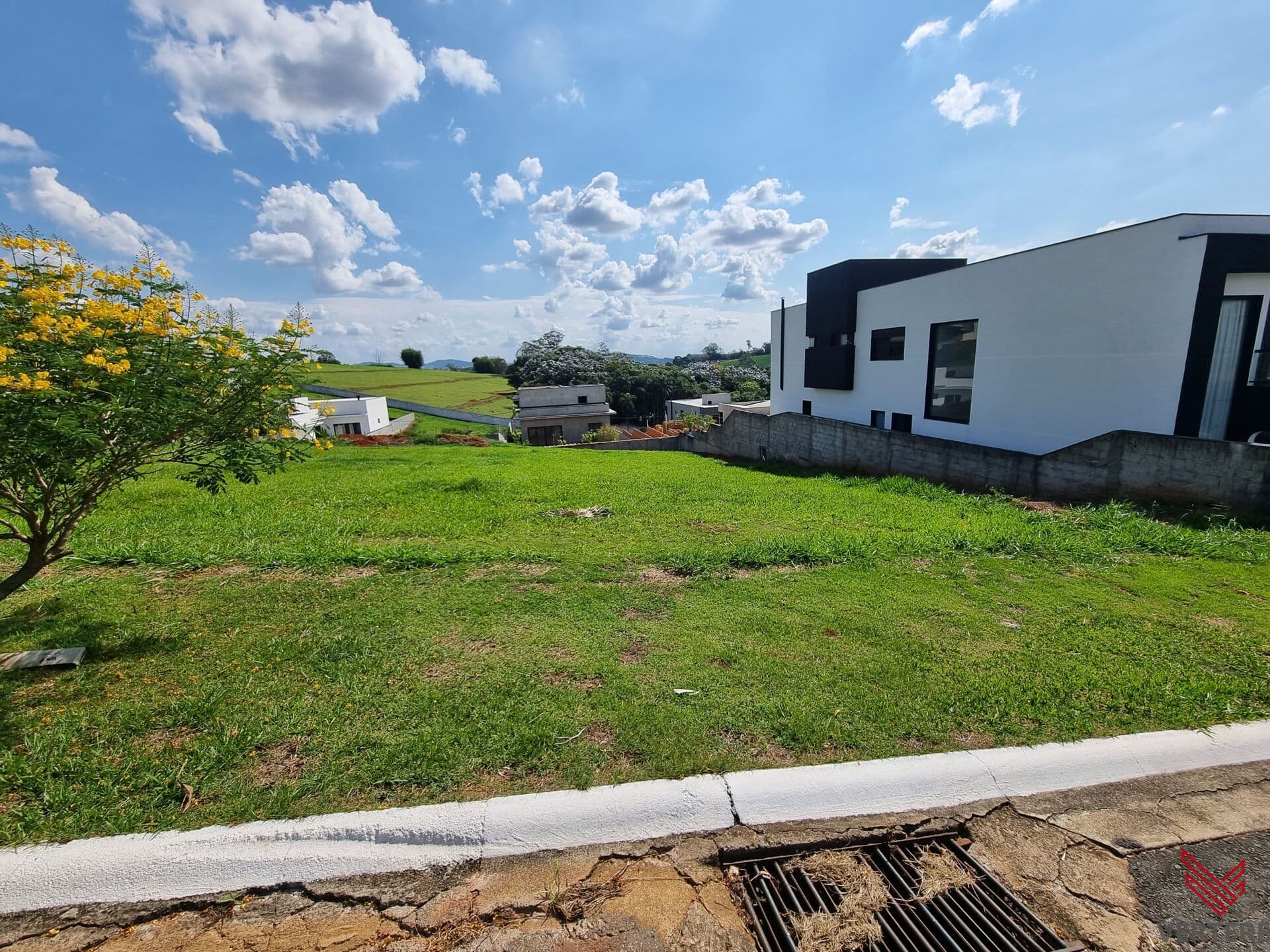 Terreno 600m2 Condomínio Flamboyan Bragança Paulista/SP