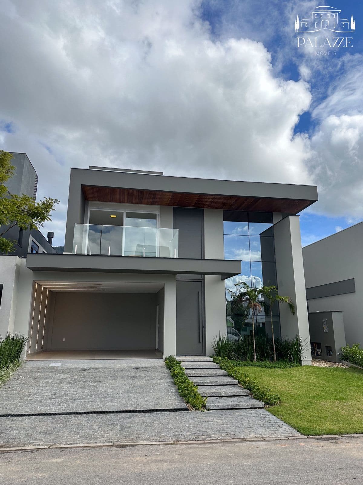 Casa de alto padrão no bairro Pedra Branca em Palhoça-SC