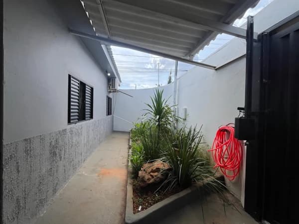 Casa à venda no bairro Granada em Uberlândia/MG