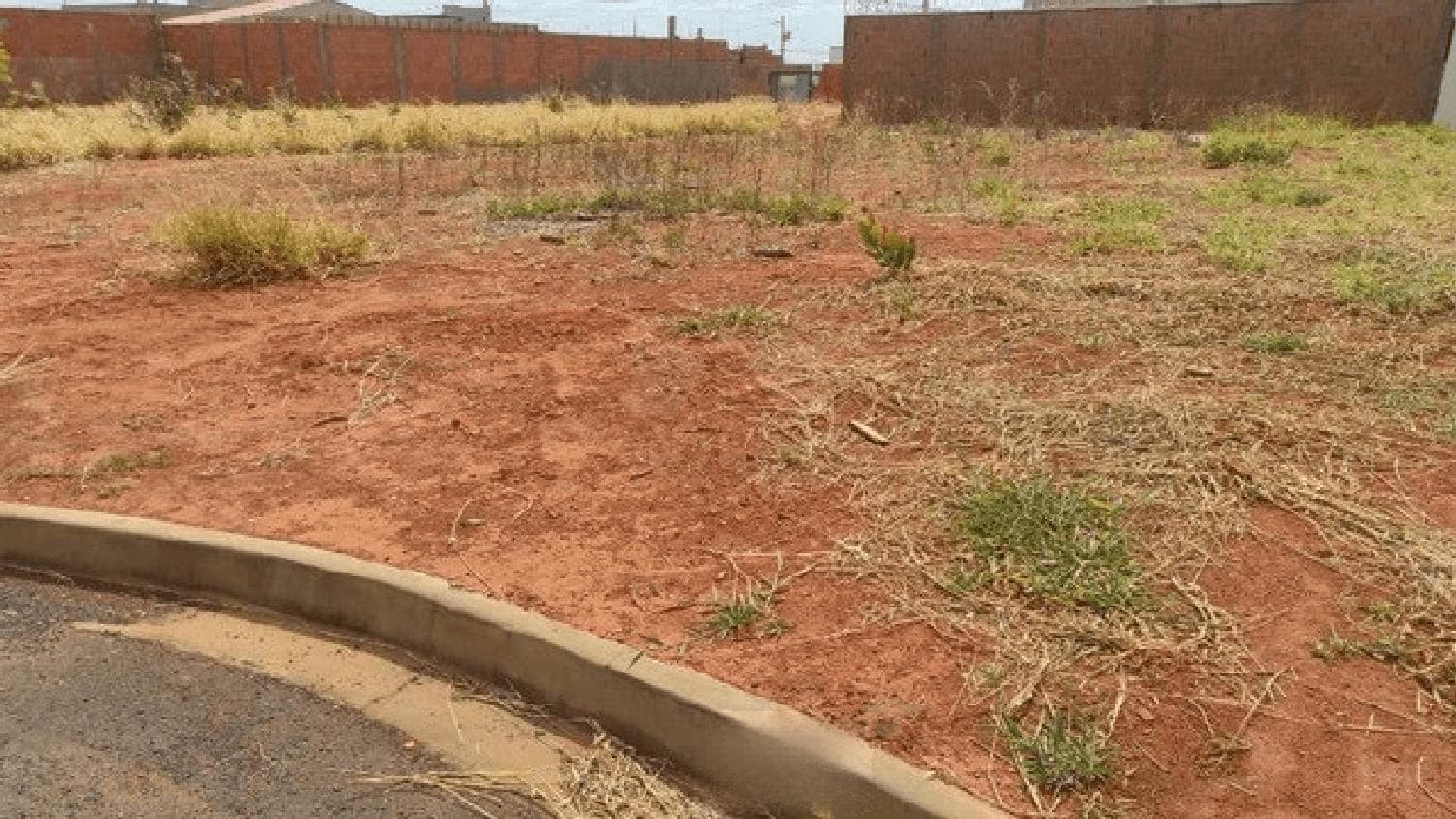 Terreno à venda no bairro Minas Gerais em Uberlândia/MG