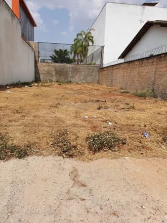 Terreno à venda no bairro Bosque dos Buritis em Uberlândia/MG