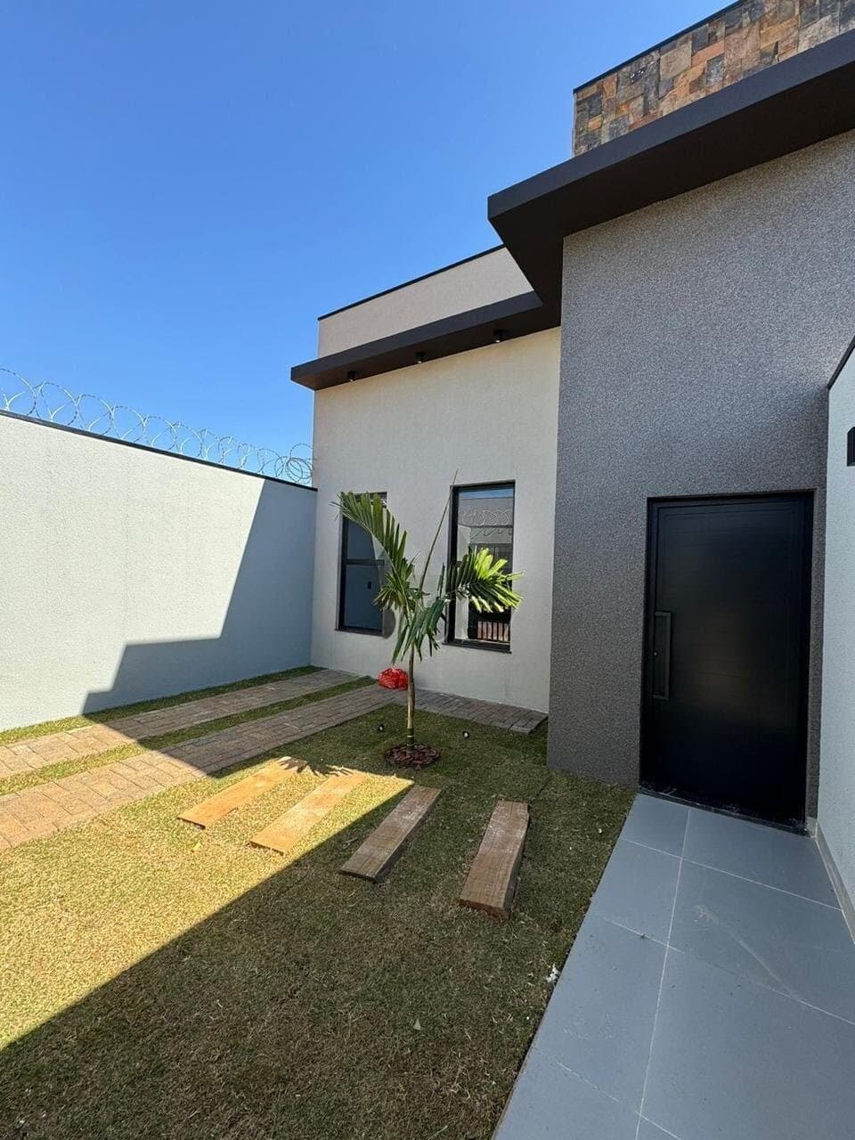 Casa à venda no bairro Novo Mundo em Uberlândia/MG