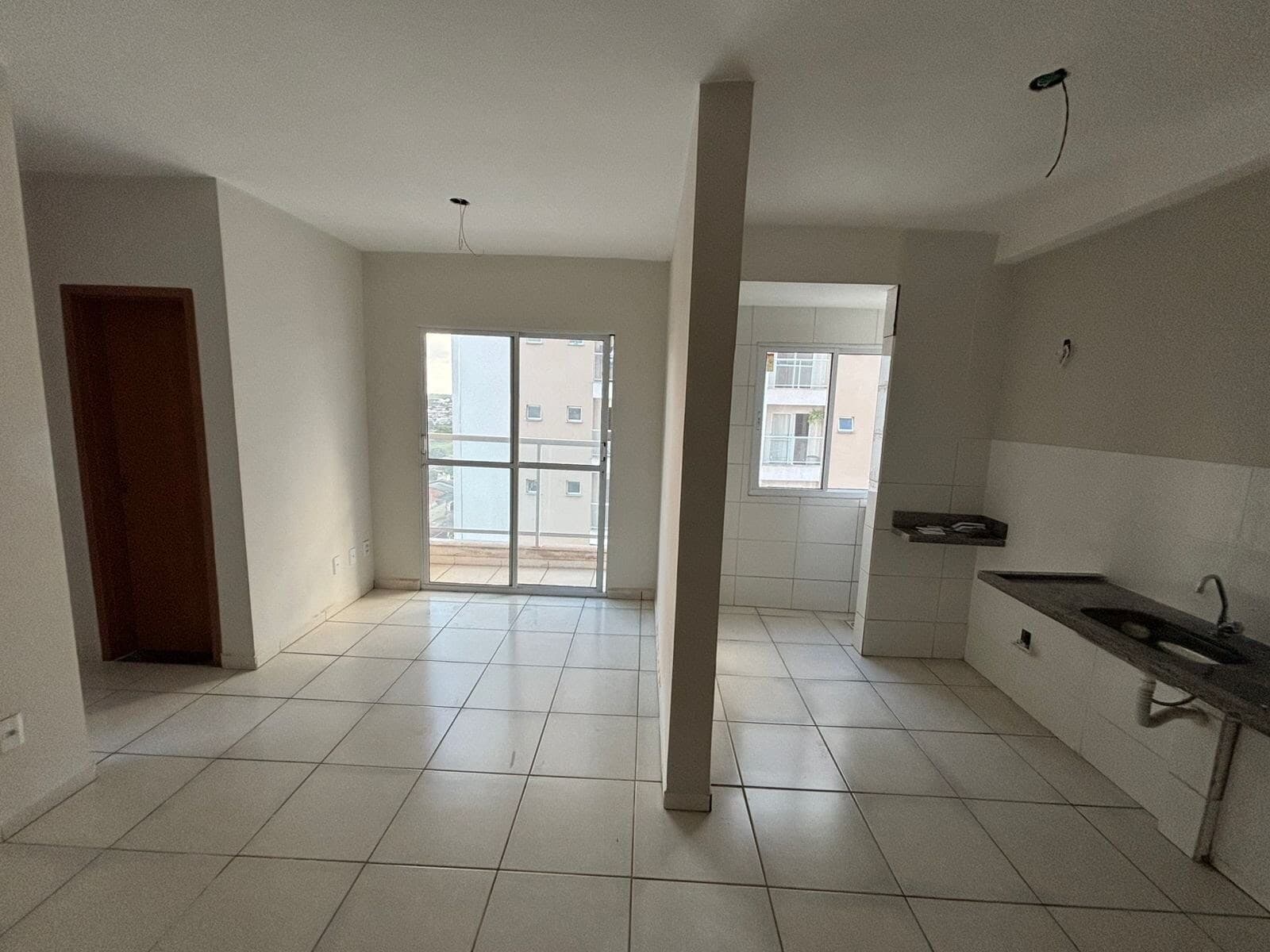 Apartamento à venda no bairro Luizote de Freitas em Uberlândia/MG