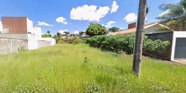 Terreno à venda no bairro Cidade Jardim em Uberlândia/MG