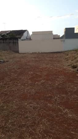 Terreno à venda no bairro Jardim Ipanema em Uberlândia/MG