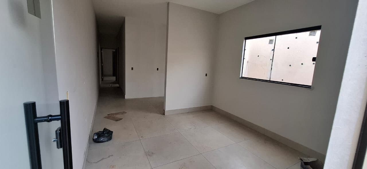 Casa à venda no bairro Jardim Canaã em Uberlândia/MG