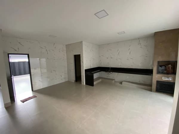 Casa à venda no bairro Novo Mundo em Uberlândia/MG