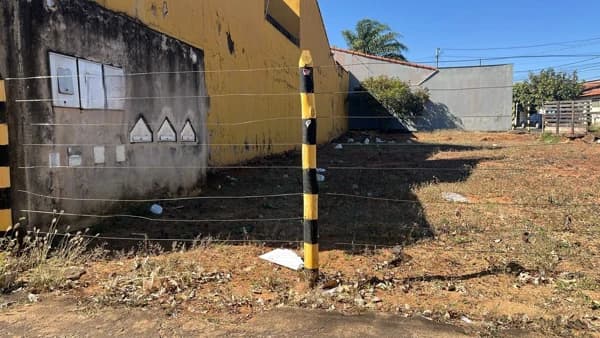 Terreno à venda no bairro Presidente Roosevelt em Uberlândia/MG