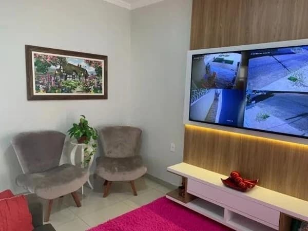 Casa à venda no bairro Dona Zulmira em Uberlândia/MG