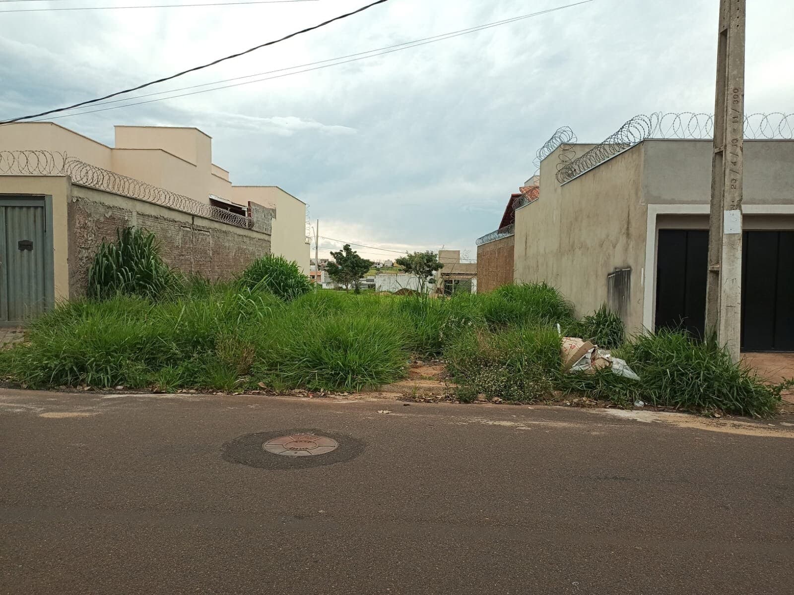 Terreno à venda no bairro Portal do Vale em Uberlândia/MG