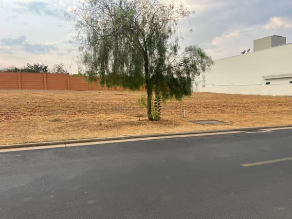Terreno à venda no bairro Granja Marileusa em Uberlândia/MG