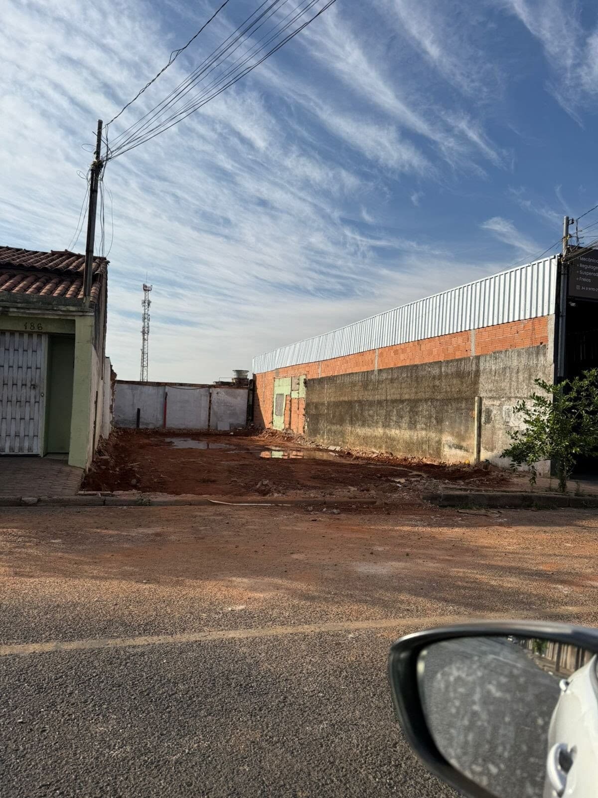 Terreno à venda no bairro Marta Helena em Uberlândia/MG