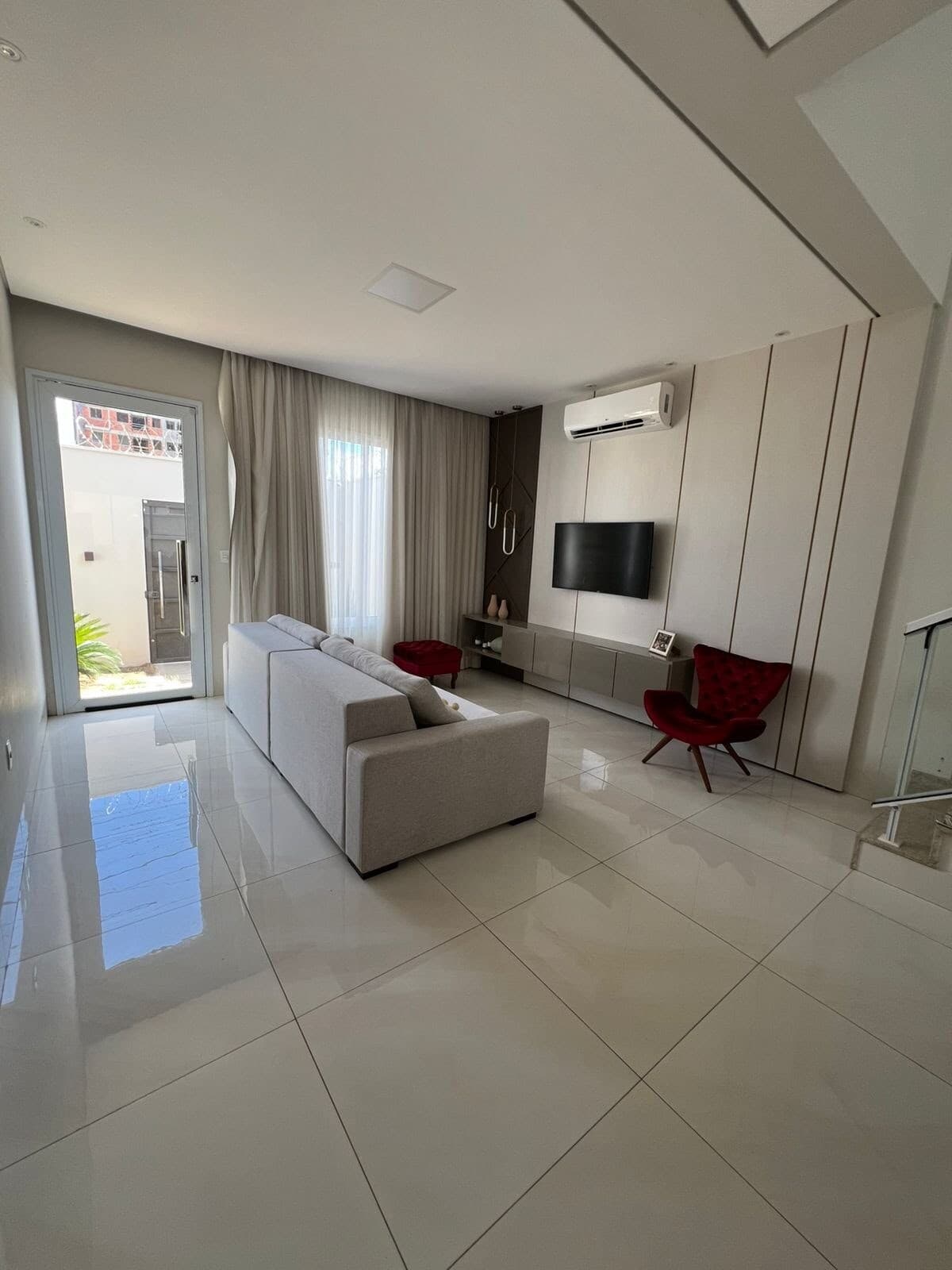 Casa à venda no bairro Jardim Veneza em Uberlândia/MG