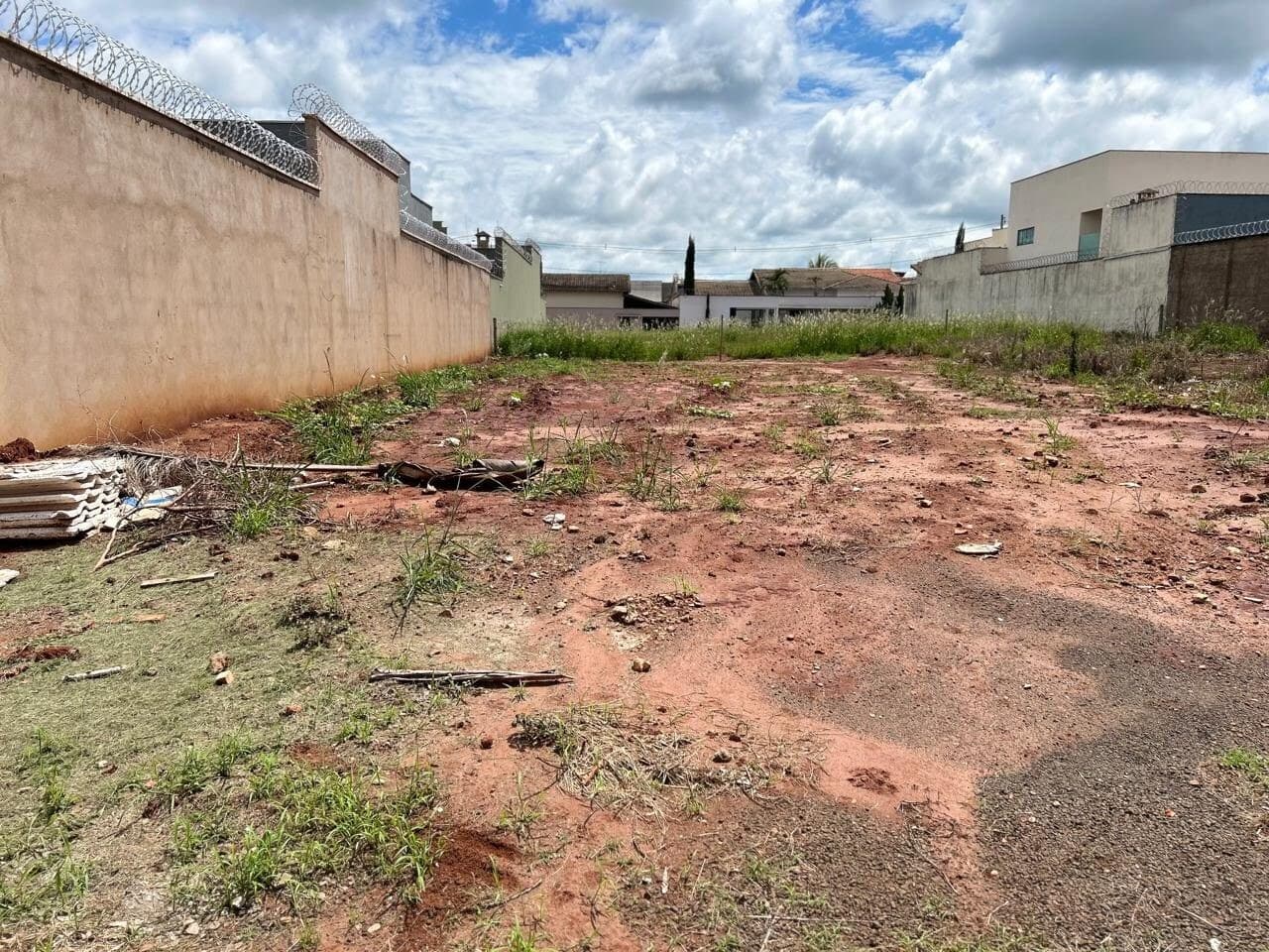 Terreno à venda no bairro Residencial Drummond em Ituiutaba/MG