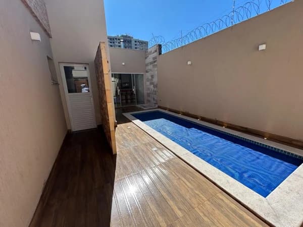 Casa à venda no bairro Granja Marileusa em Uberlândia/MG
