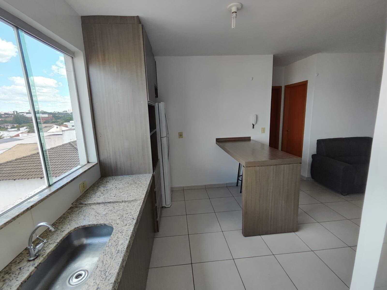 Apartamento à venda no bairro Dona Zulmira em Uberlândia/MG