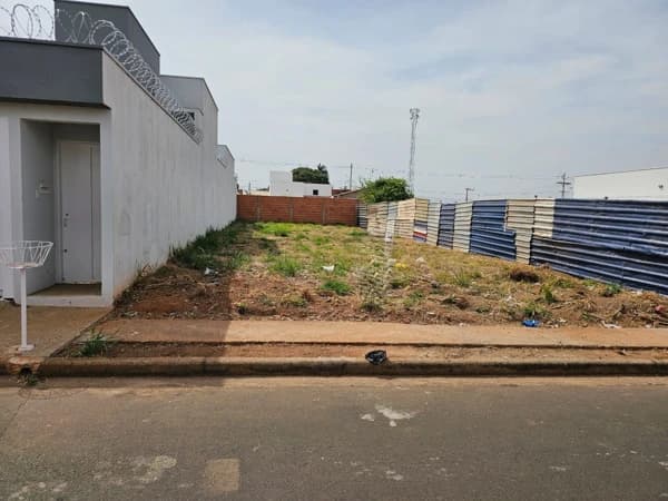 Terreno à venda no bairro Shopping Park em Uberlândia/MG