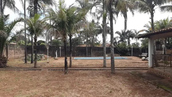 Casa à venda no bairro Mansões Aeroporto em Uberlândia/MG