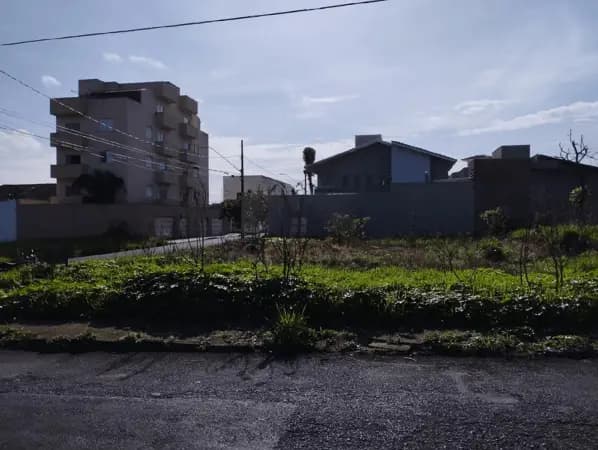 Terreno à venda no bairro Santa Rosa em Uberlândia/MG