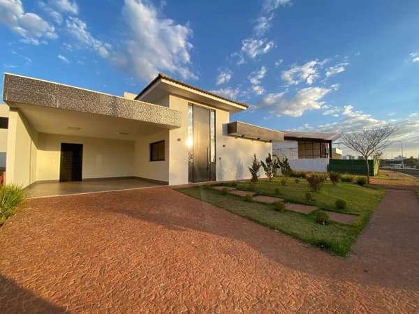 Casa à venda no bairro Granja Marileusa em Uberlândia/MG