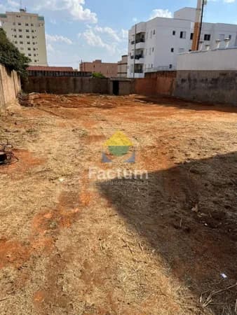 Lote/Terreno em Uberlândia - Brasil