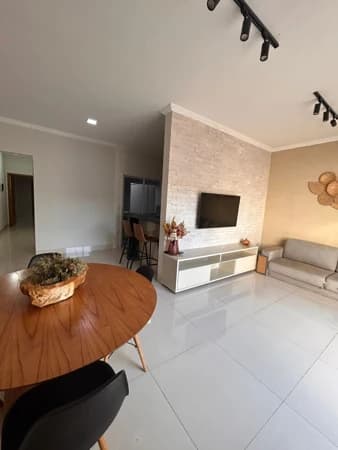 Casa à venda no bairro Novo Mundo em Uberlândia/MG