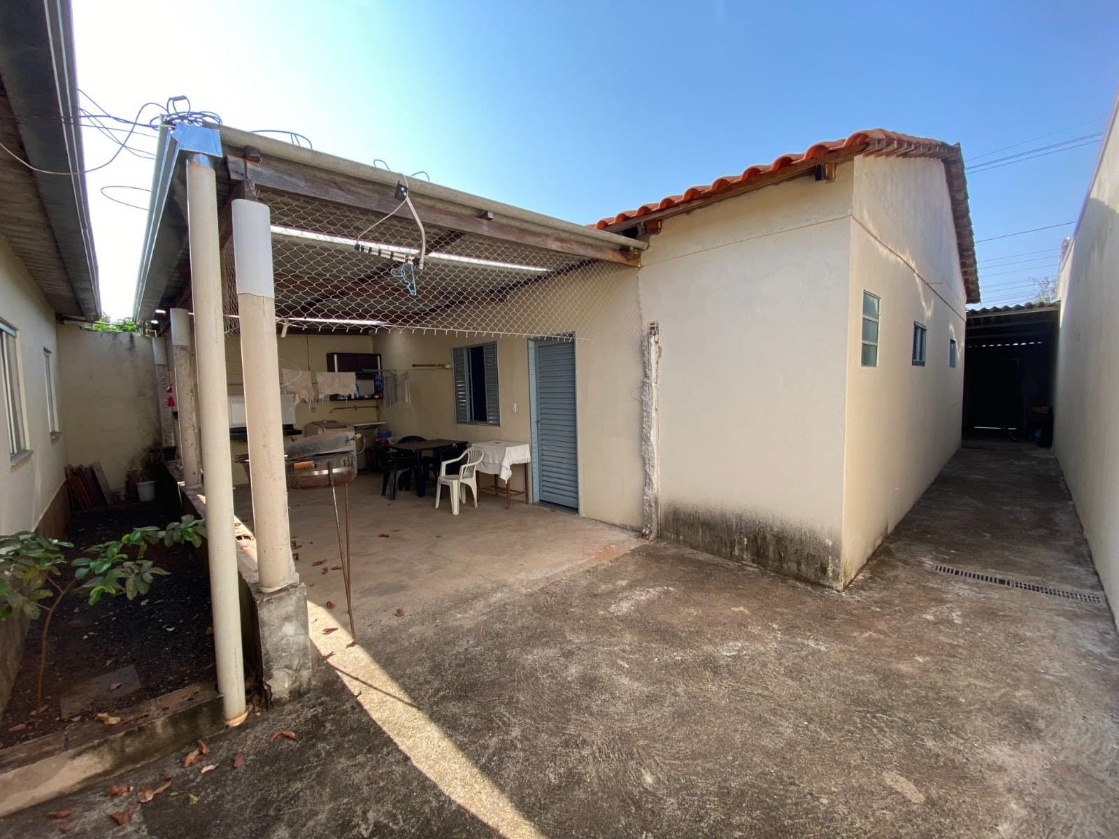 Casa à venda no bairro Jardim Holanda em Uberlândia/MG