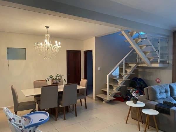 Casa à venda no bairro Jardim Patrícia em Uberlândia/MG