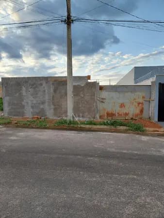 Terreno à venda no bairro New Golden Ville em Uberlândia/MG