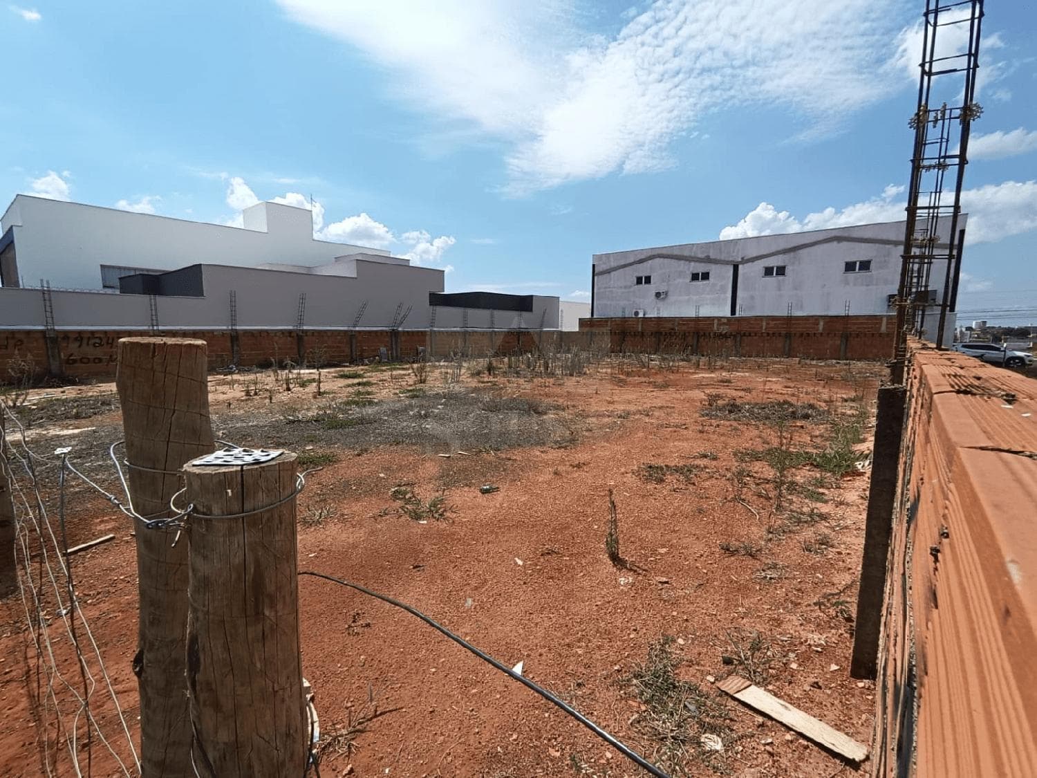 Terreno à venda no bairro Alto Umuarama em Uberlândia/MG