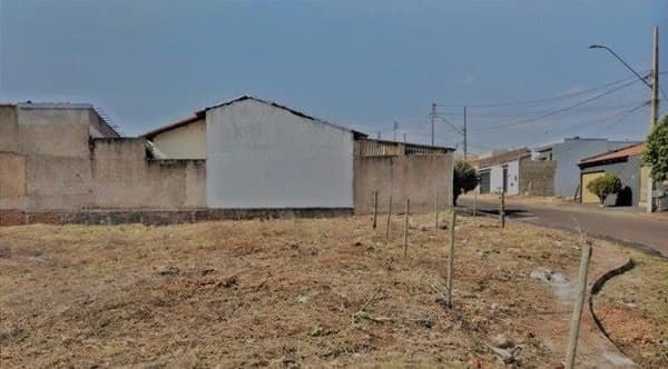 Terreno à venda no bairro Taiaman em Uberlândia/MG