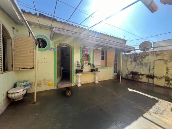 Casa à venda no bairro Osvaldo Rezende em Uberlândia/MG