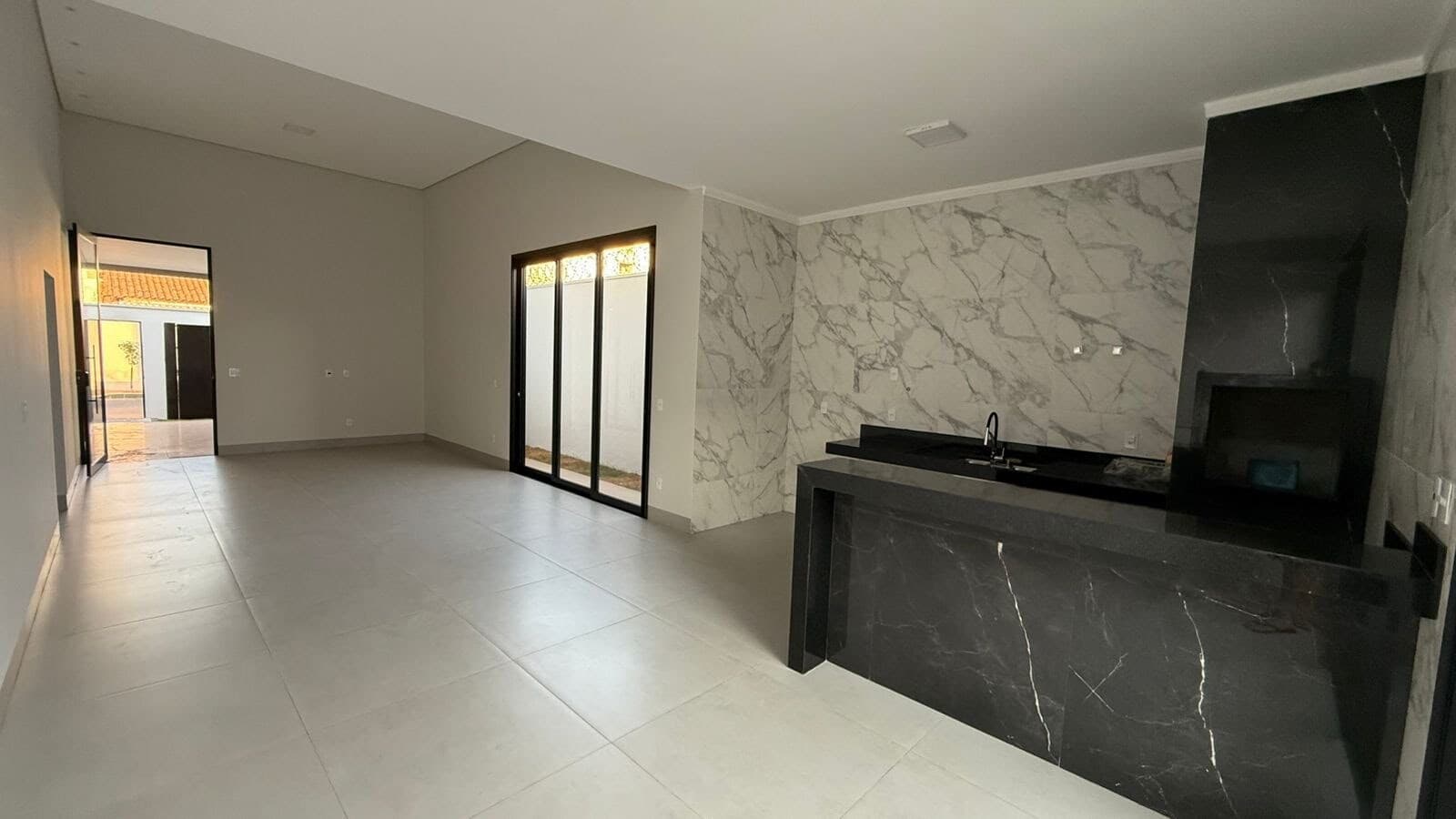 Casa à venda no bairro Novo Mundo em Uberlândia/MG
