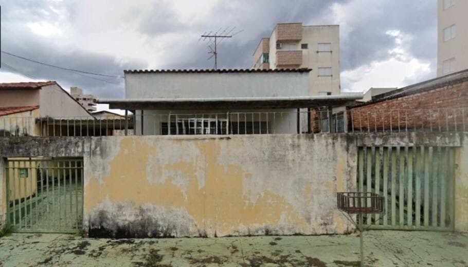 Terreno à venda no bairro Santa Mônica em Uberlândia/MG
