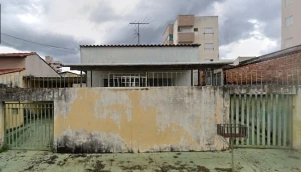 Terreno à venda no bairro Santa Mônica em Uberlândia/MG