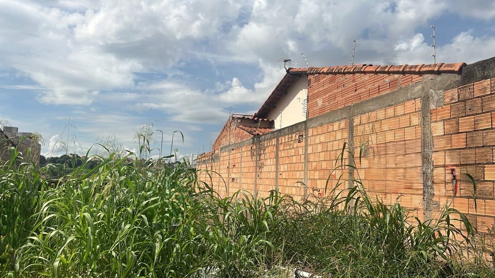 Terreno à venda no bairro Jardim Patrícia em Uberlândia/MG