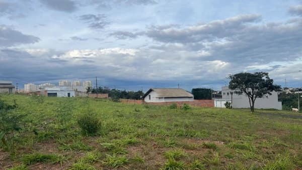 Terreno à venda no bairro Shopping Park em Uberlândia/MG