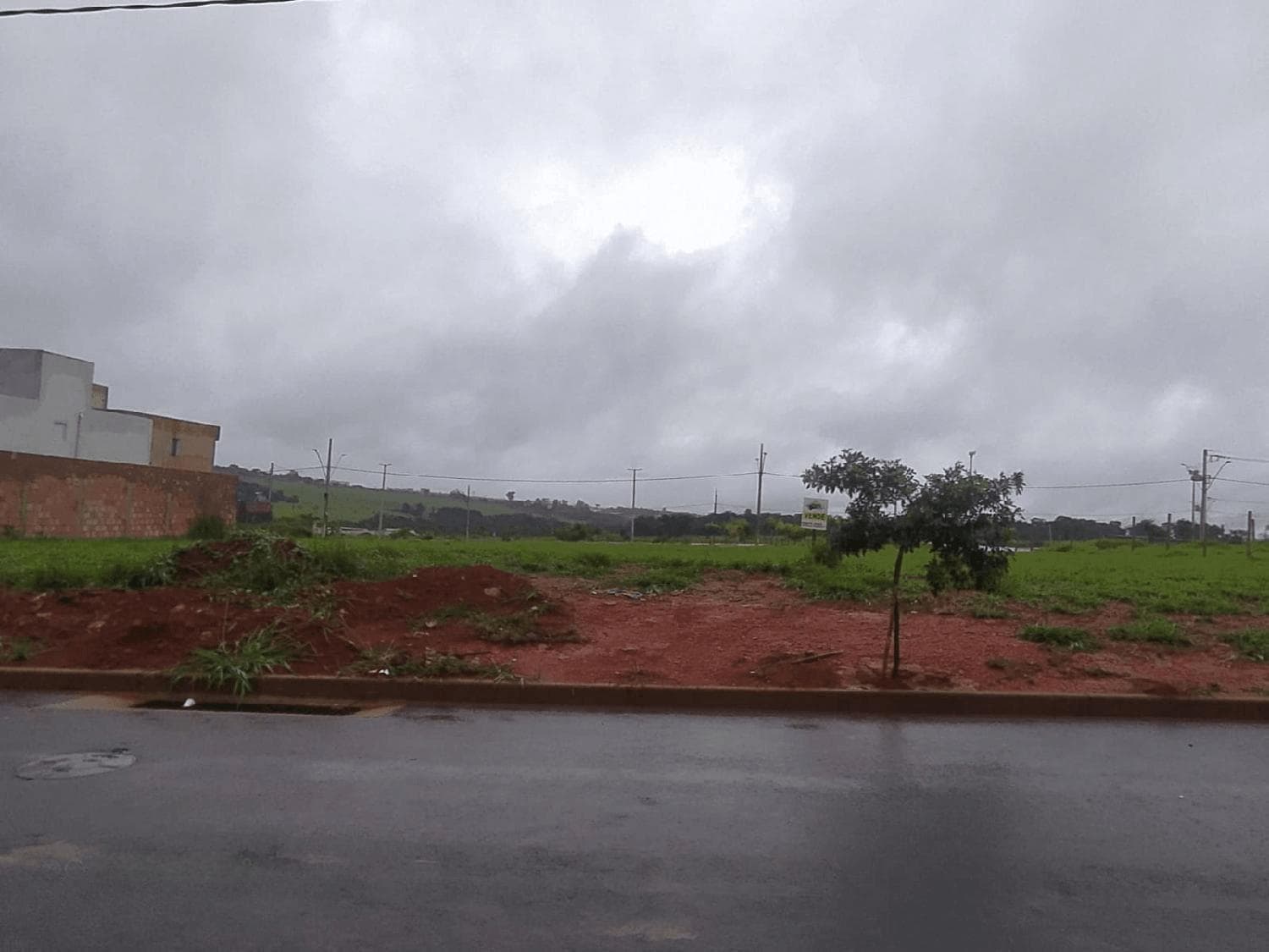 Terreno à venda no bairro Loteamento Portal do Vale II em Uberlândia/MG