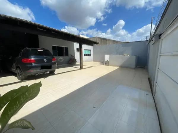 Casa à venda no bairro Jardim Patrícia em Uberlândia/MG