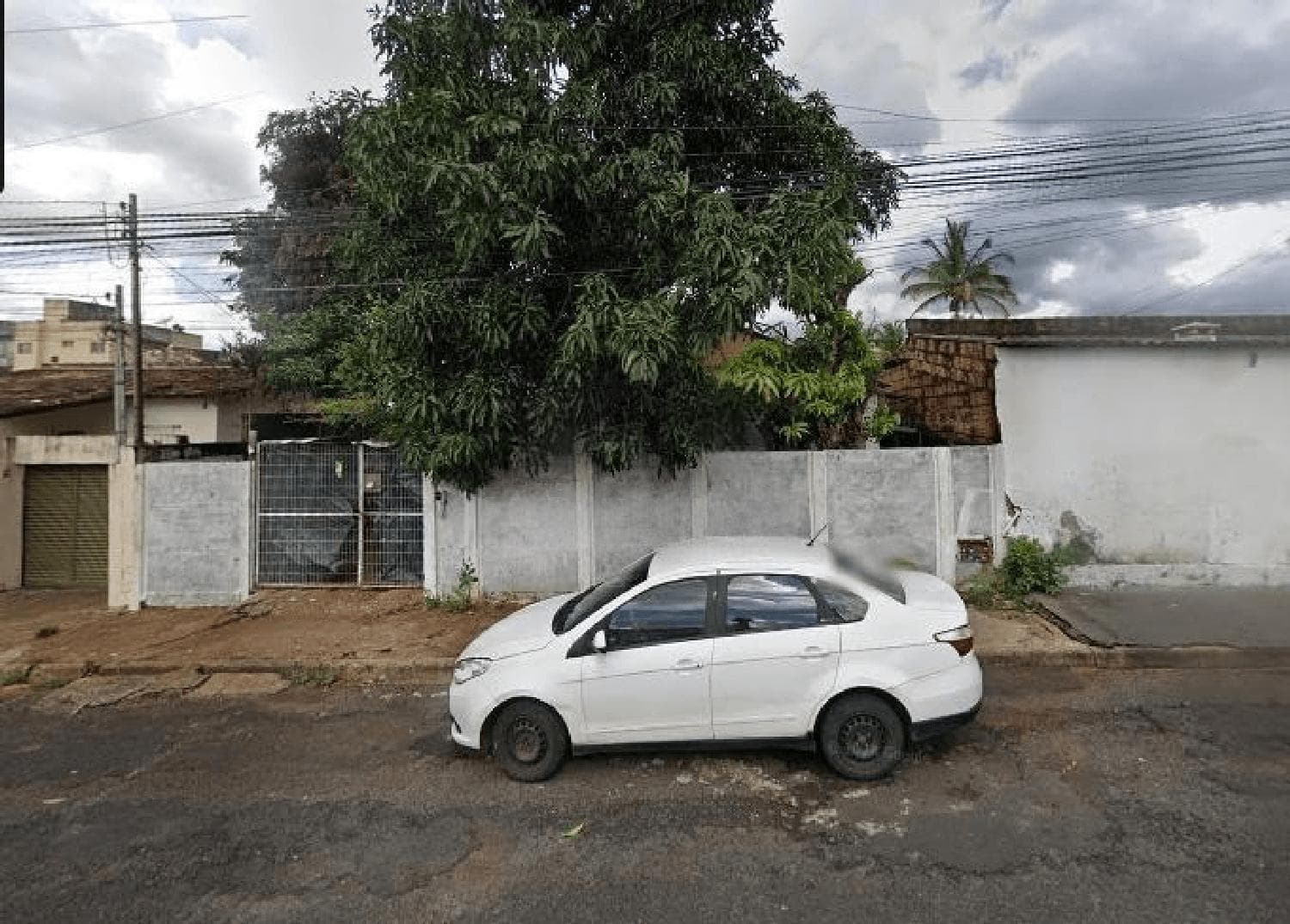 Terreno à venda no bairro Santa Mônica em Uberlândia/MG