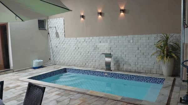 Casa à venda no bairro Jardim Patrícia em Uberlândia/MG
