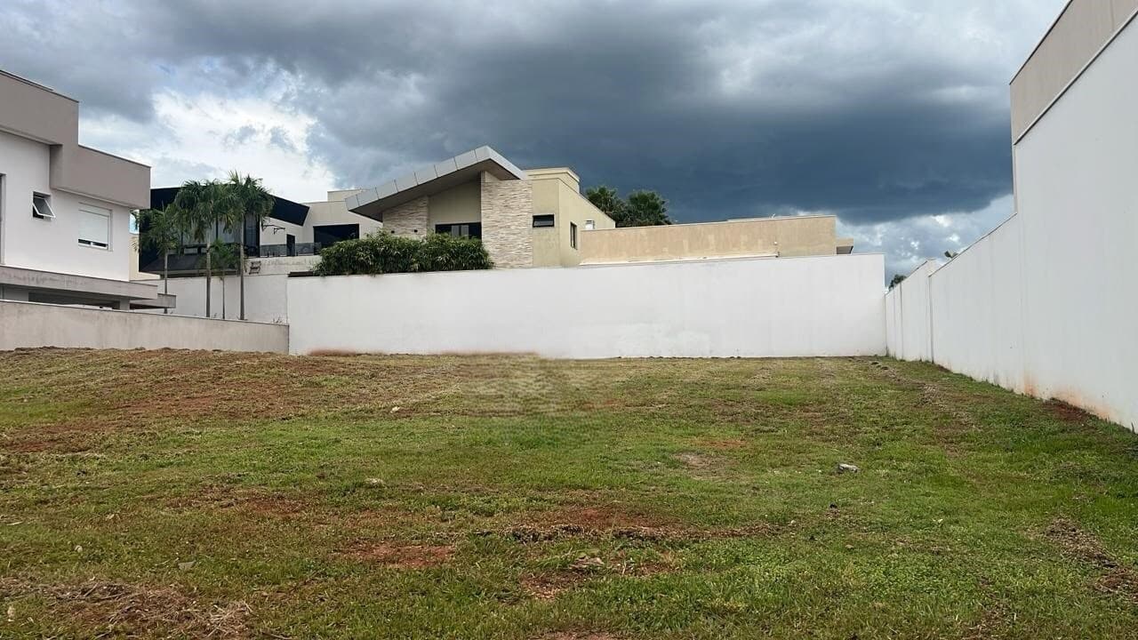 Terreno à venda no bairro Gávea Sul em Uberlândia/MG